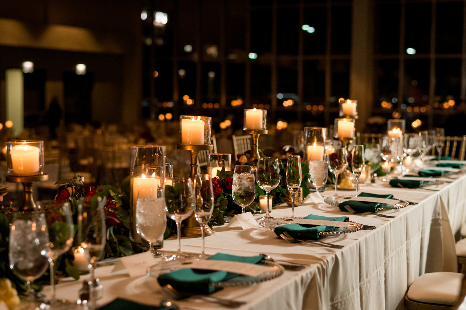 Romantic Chicago winter wedding with Christmas colors captured by Julia Franzosa Photography. See more winter wedding ideas at CHItheeWED.com!