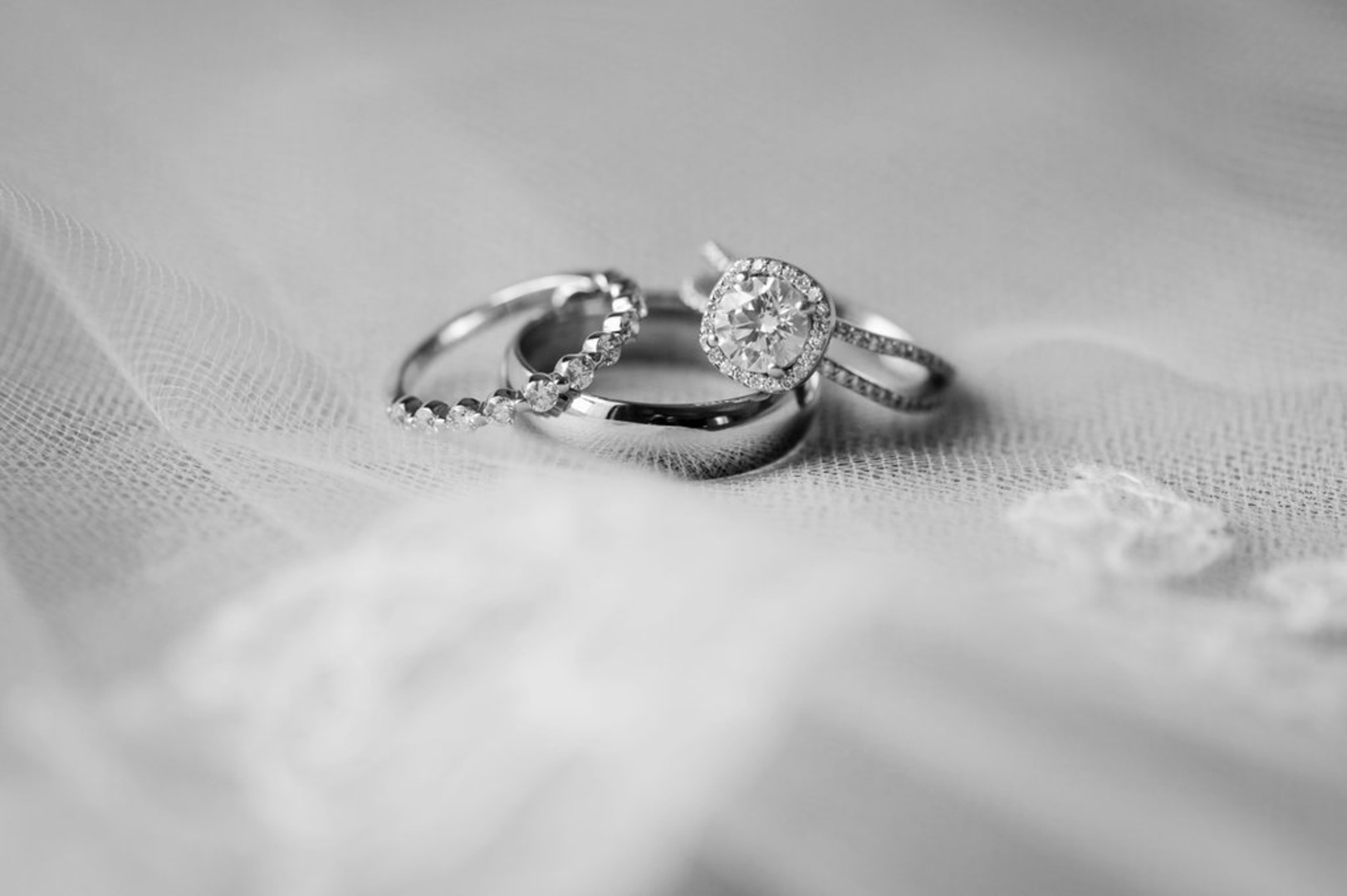 Classic and timeless Chicago ballroom wedding captured by Julia Franzosa Photography. See more classic wedding ideas at CHItheeWED.com!