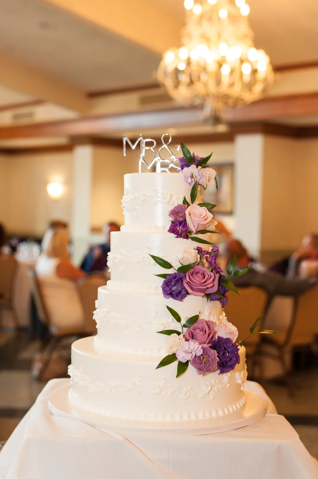 Elegant and romantic country club Chicago wedding captured by Elite Photo. See more elegant wedding ideas at CHItheeWED.com!