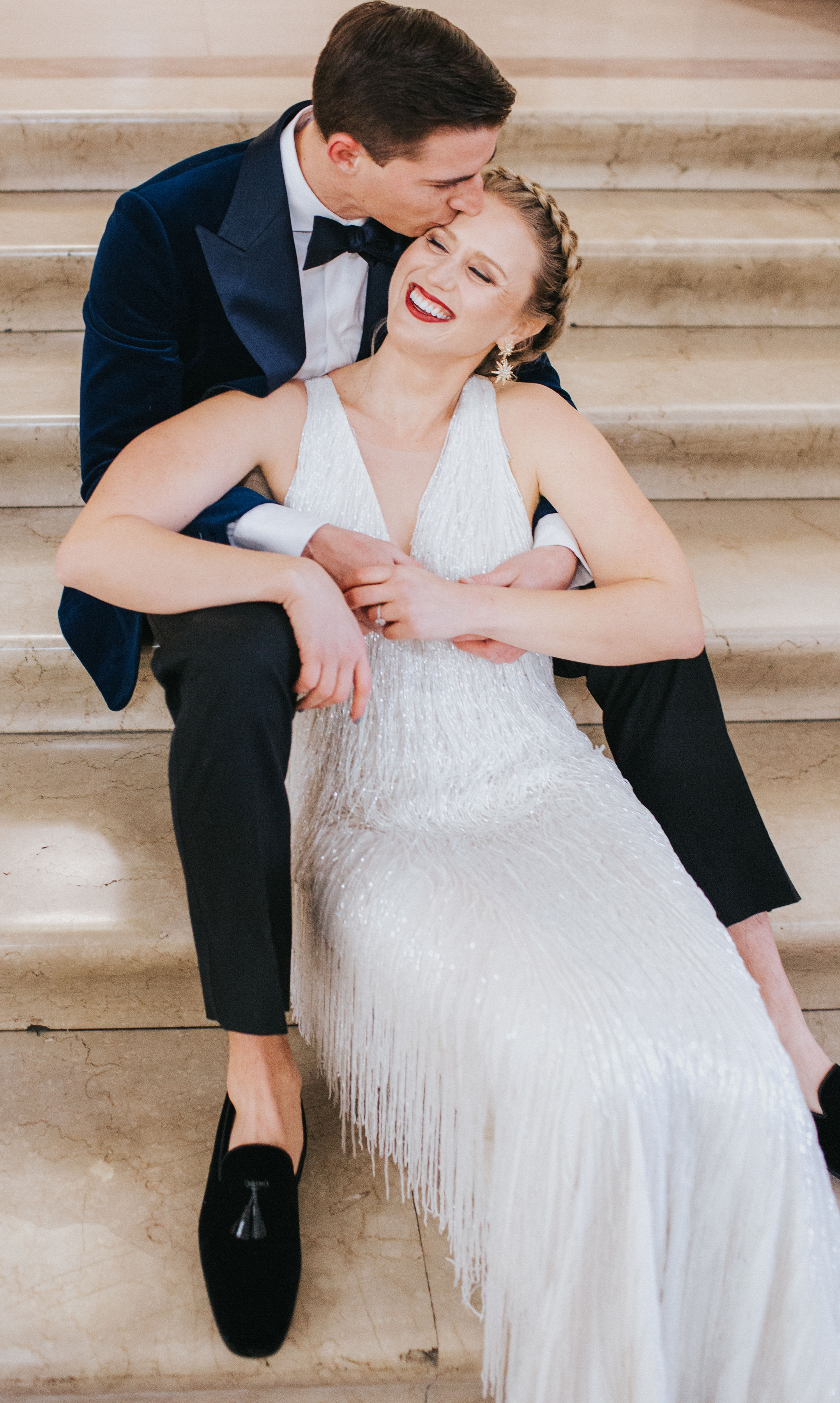 Cozy, intimate Chicago city hall elopement planned by Olive Fine Weddings and captured by Meg Adamik Creative. See more Chicago wedding ideas at chitheewed.com!