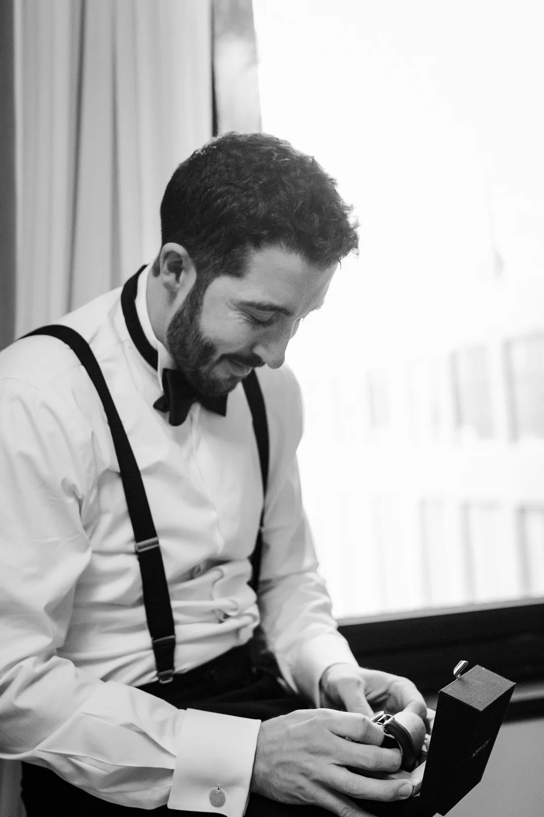 Romantic Chicago Fall Wedding at Union League Club of Chicago captured by Julia Franzosa Photography.