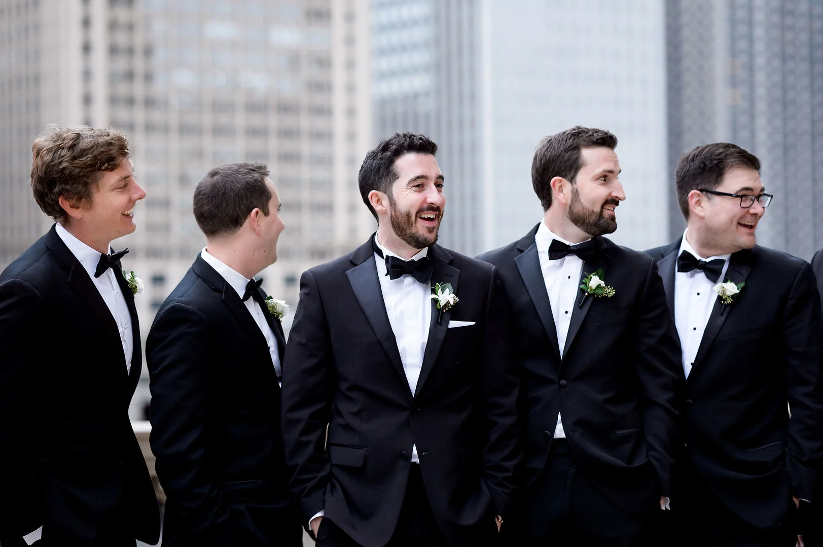 Romantic Chicago Fall Wedding at Union League Club of Chicago captured by Julia Franzosa Photography.