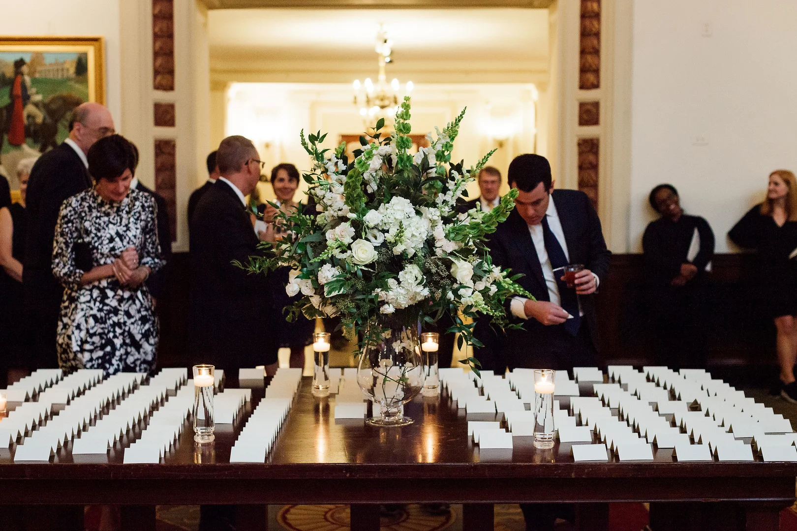 Romantic Chicago Fall Wedding at Union League Club of Chicago captured by Julia Franzosa Photography.