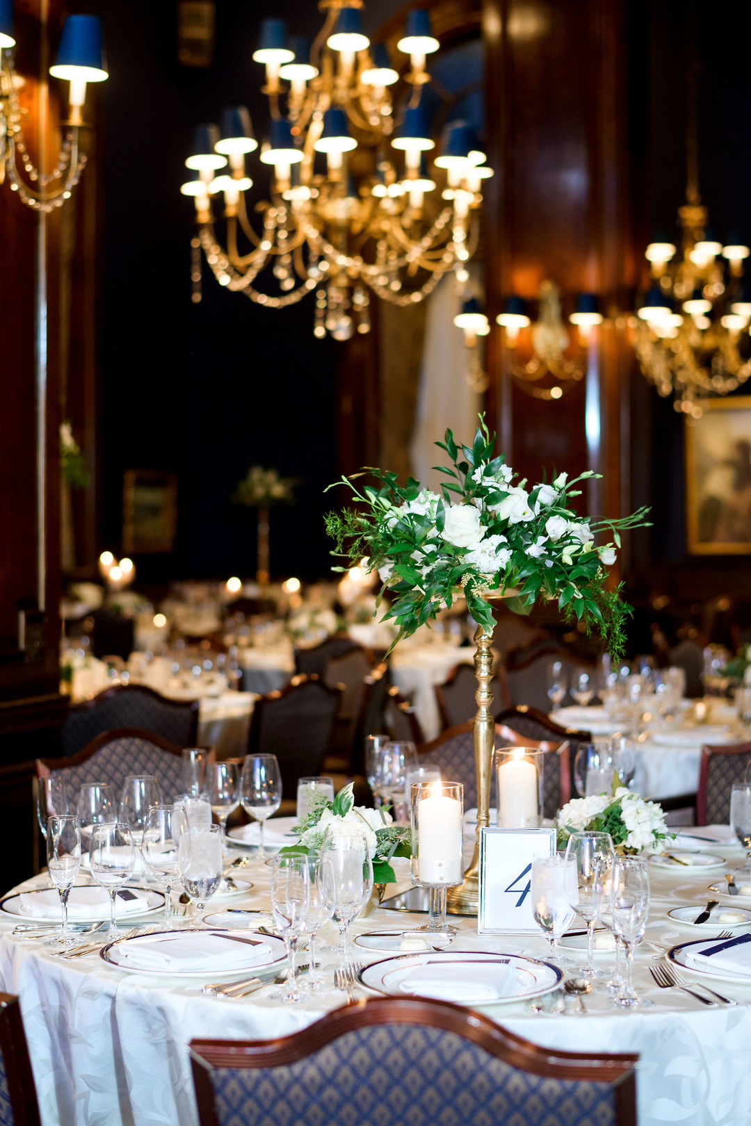 Romantic Chicago Fall Wedding at Union League Club of Chicago captured by Julia Franzosa Photography.