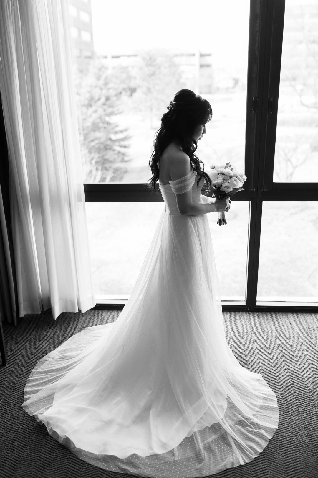 Bridal portrait: Spring wedding inspiration captured by Nicole Morisco Photography. Find more spring wedding ideas at CHItheeWED.com!