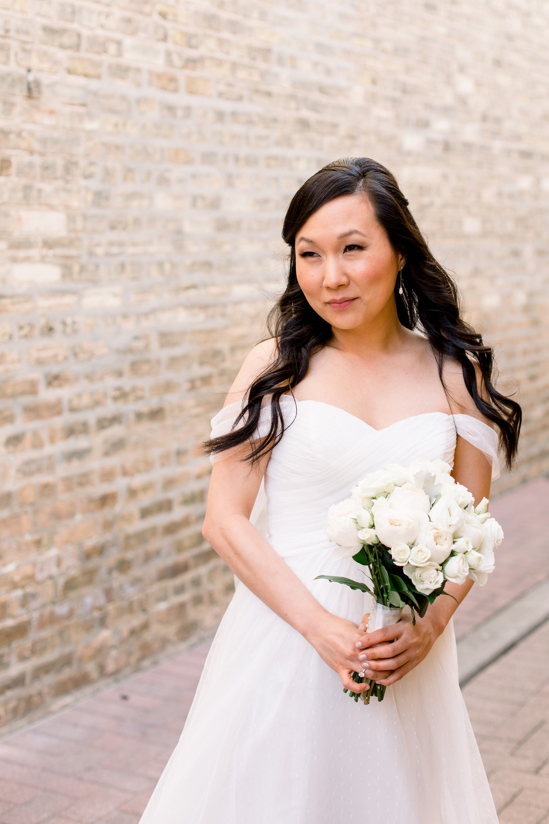 Bridal portrait: Spring wedding inspiration captured by Nicole Morisco Photography. Find more spring wedding ideas at CHItheeWED.com!