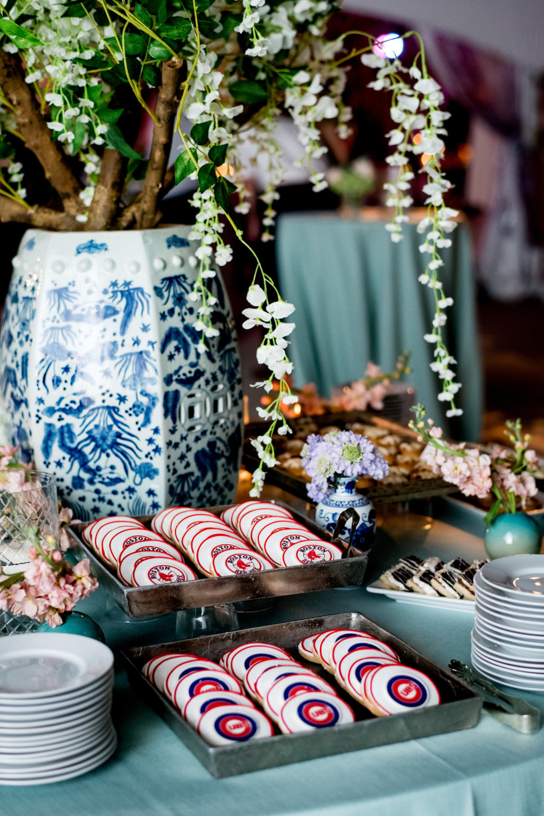 Vibrant Chicago wedding captured by Julia Franzosa Photography. See more colorful wedding ideas at CHItheeWED.com! 
