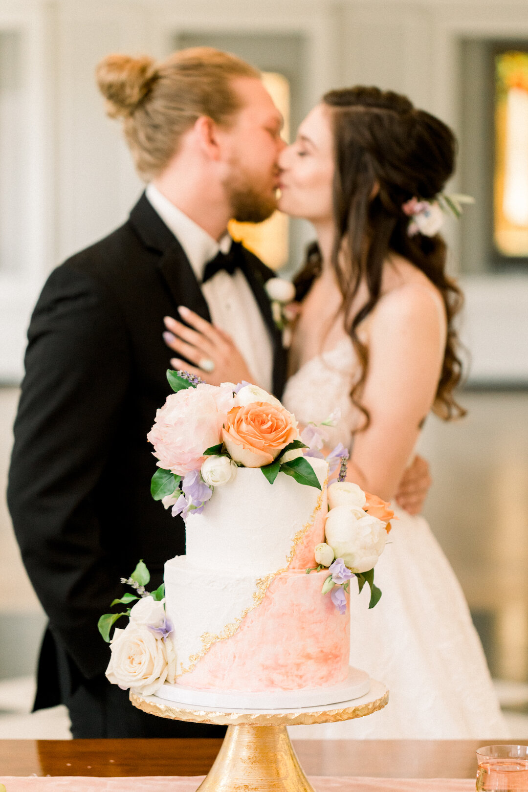 Modern and elegant wedding inspiration captured by Mandelette Photography. See more romantic wedding design ideas featured on CHItheeWED.com!