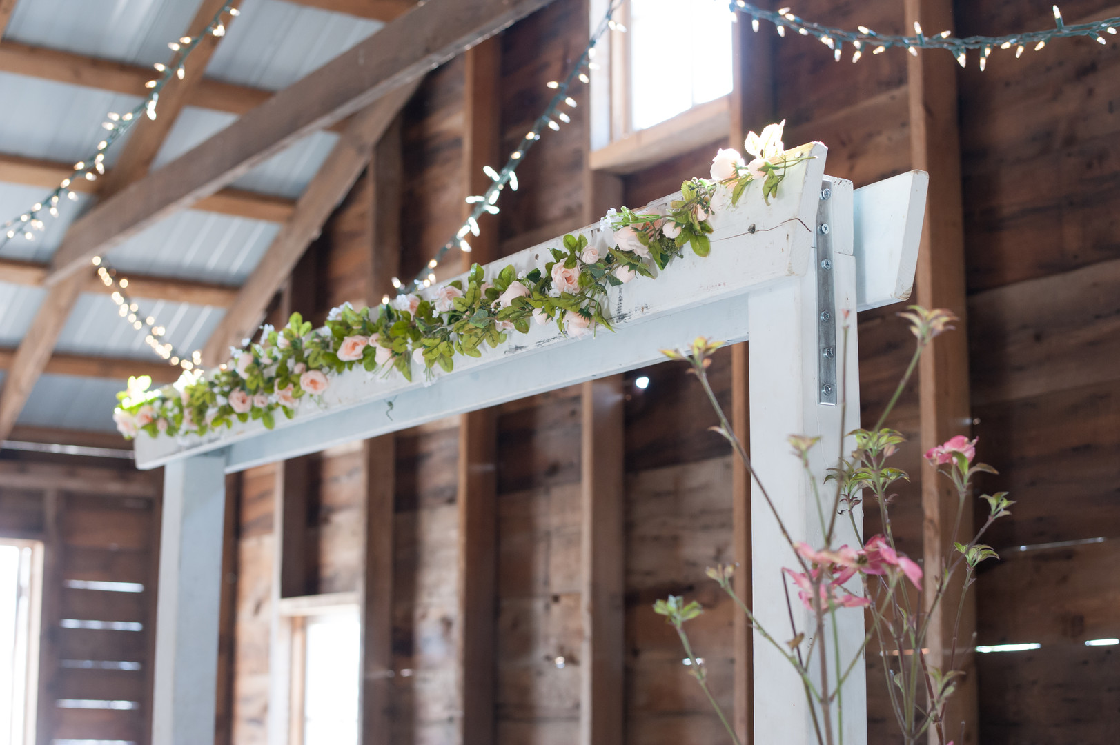 Dreamy Wine &amp; Quartz Heritage Prairie Farm Wedding captured by Elite Photo. Find more wedding inspiration at CHItheeWED.com!