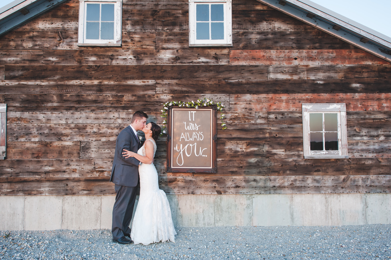 Dreamy Wine &amp; Quartz Heritage Prairie Farm Wedding captured by Elite Photo. Find more wedding inspiration at CHItheeWED.com!