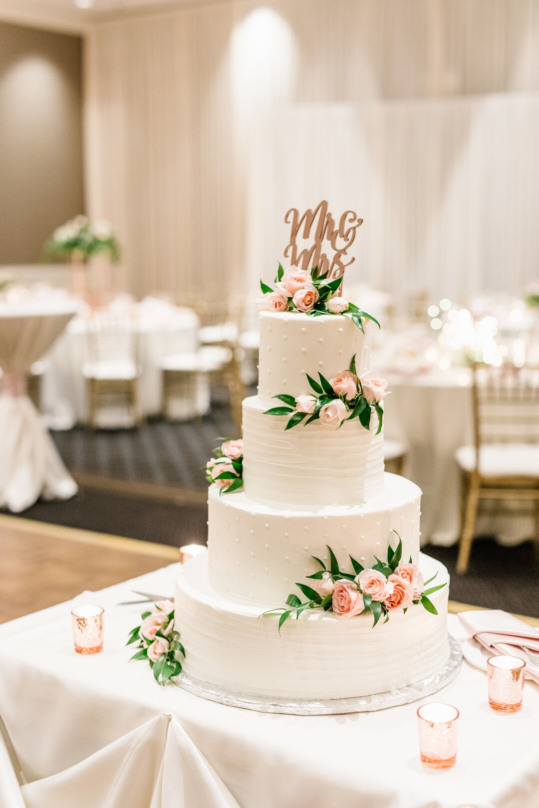 Chicago spring wedding captured by Hannah Rose Gray Photography. See more timeless wedding ideas on CHItheeWED.com!