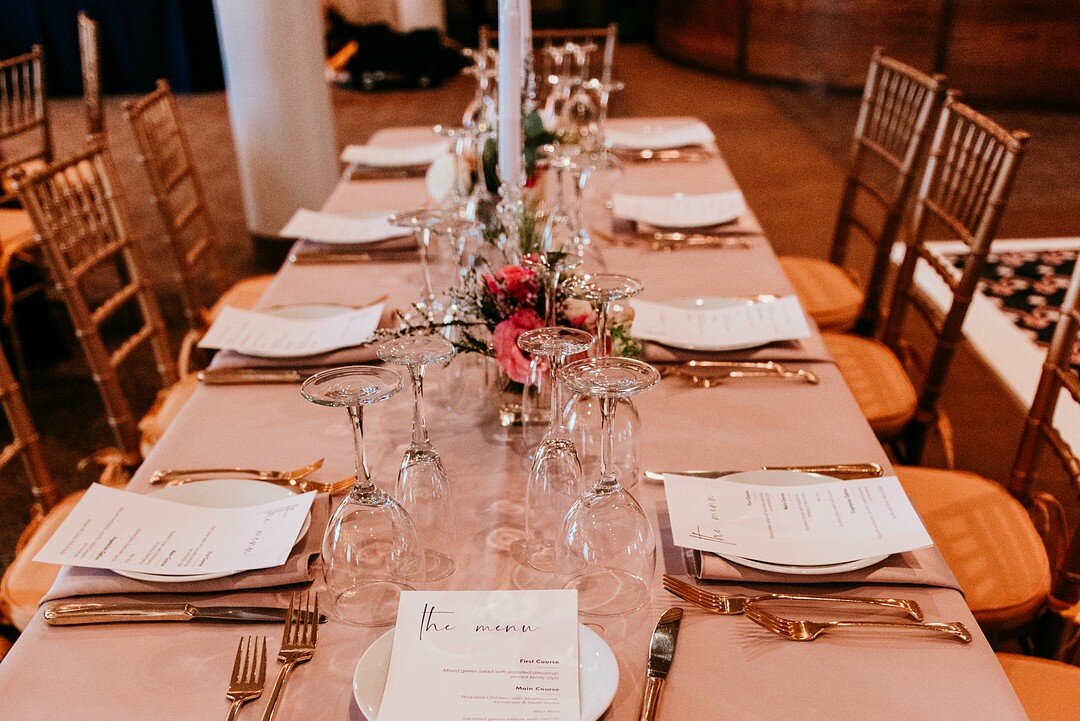 Elegant wedding table decor: Sophisticated Southside Chicago wedding captured by Emily-Melissa Photography LLC featured on CHI thee WED. Find more Chicago wedding ideas on CHItheeWED.com!