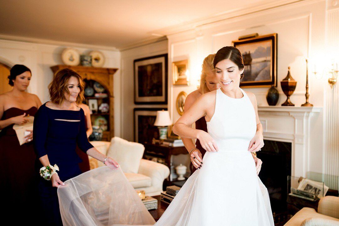 Classic and Romantic Chicago Wedding with Pops of Burgundy captured by Julia Franzosa Photography. See more timeless wedding ideas at CHItheeWED.com!