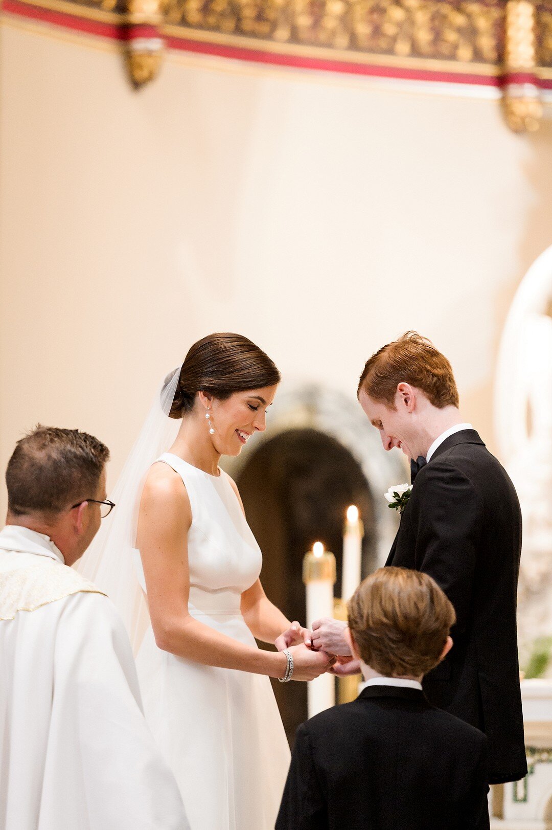 Classic and Romantic Chicago Wedding with Pops of Burgundy captured by Julia Franzosa Photography. See more timeless wedding ideas at CHItheeWED.com!