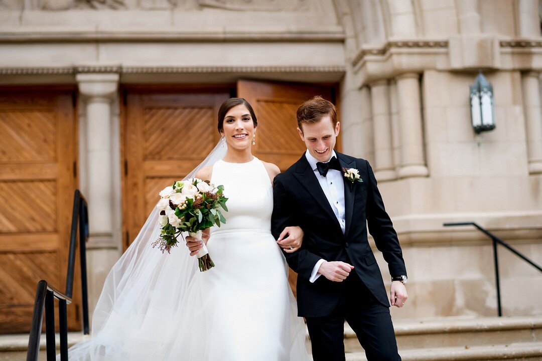 Classic and Romantic Chicago Wedding with Pops of Burgundy captured by Julia Franzosa Photography. See more timeless wedding ideas at CHItheeWED.com!