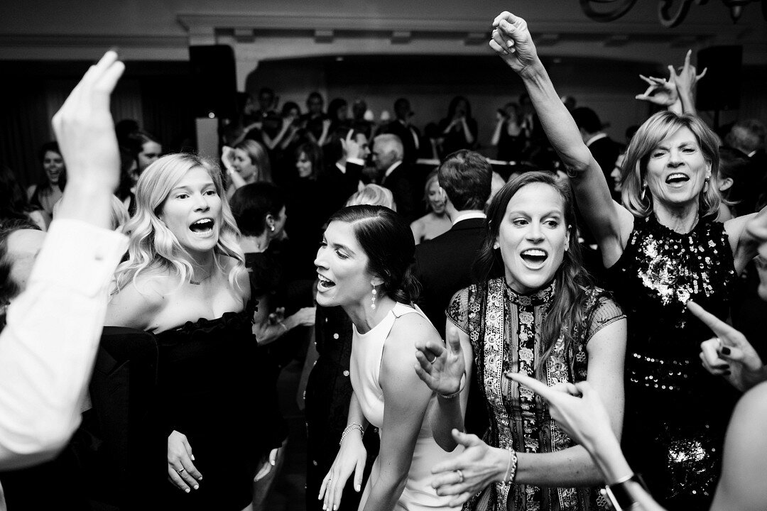 Classic and Romantic Chicago Wedding with Pops of Burgundy captured by Julia Franzosa Photography. See more timeless wedding ideas at CHItheeWED.com!