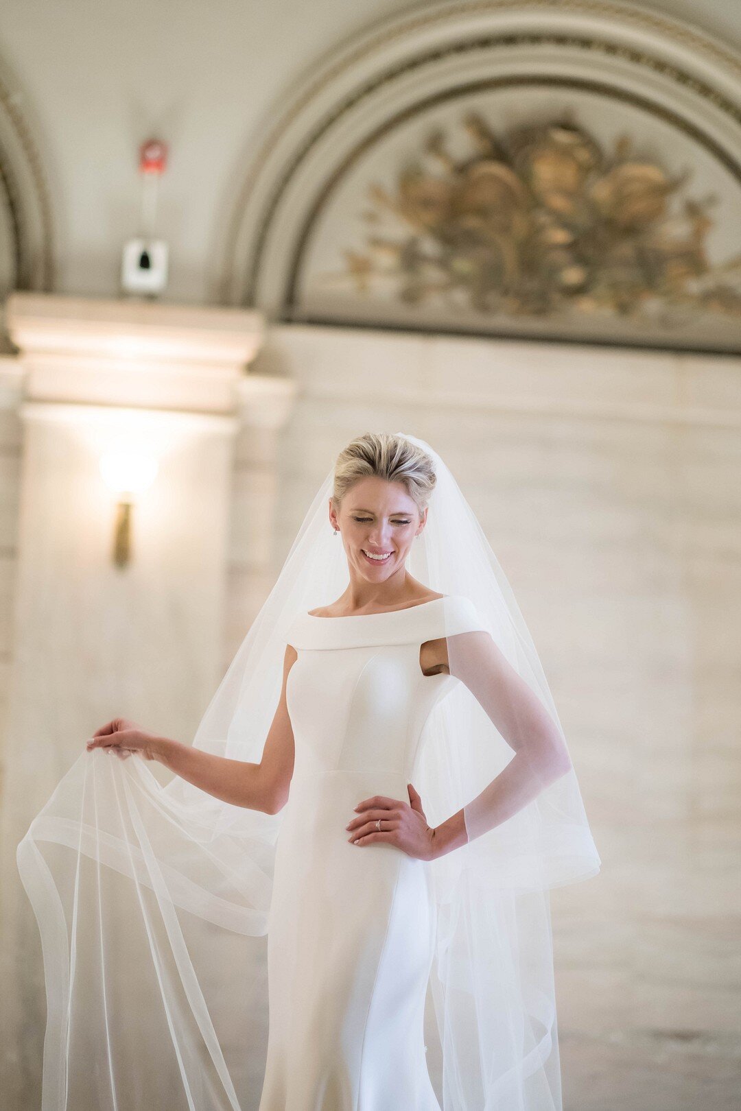 Classic &amp; Elegant Chicago Wedding captured by Studio Soo. Find more elegant wedding ideas at CHItheeWED.com!