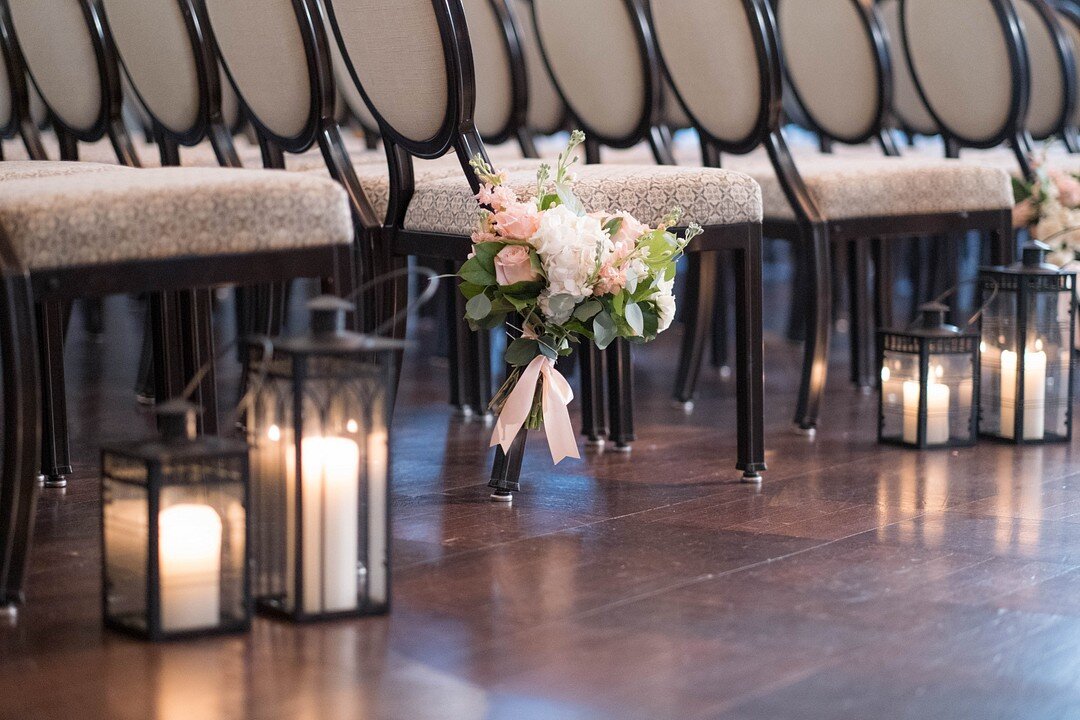 Classic &amp; Elegant Chicago Wedding captured by Studio Soo. Find more elegant wedding ideas at CHItheeWED.com!