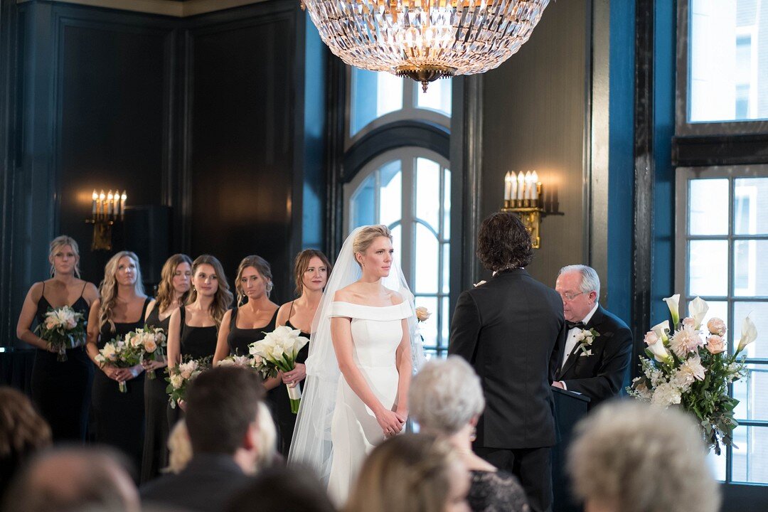 Classic &amp; Elegant Chicago Wedding captured by Studio Soo. Find more elegant wedding ideas at CHItheeWED.com!