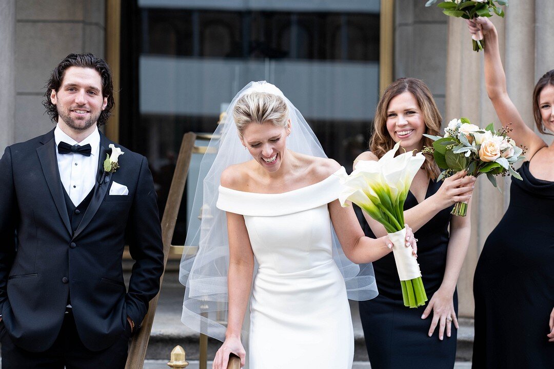 Classic &amp; Elegant Chicago Wedding captured by Studio Soo. Find more elegant wedding ideas at CHItheeWED.com!