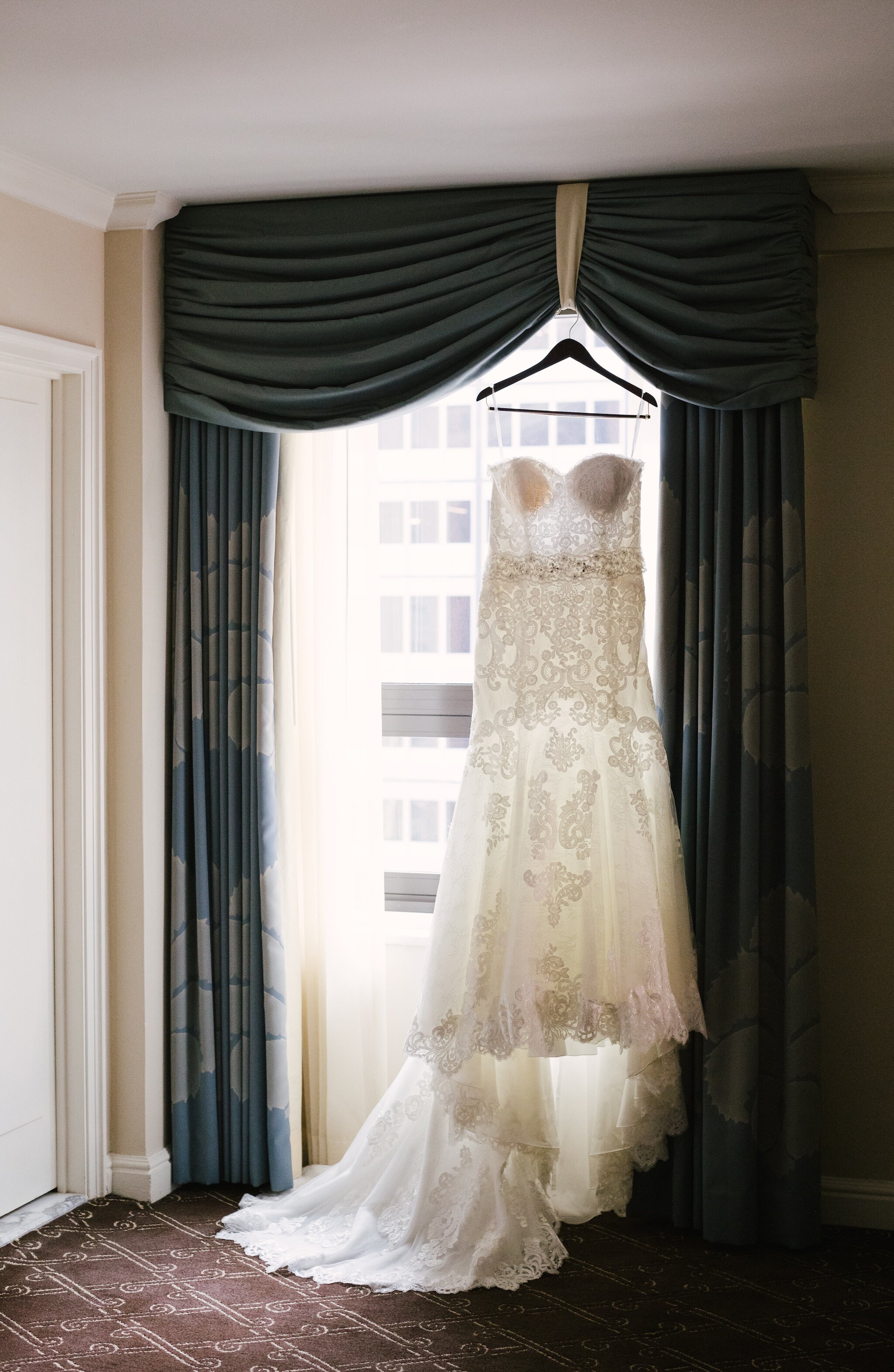 Lace Wedding Dress: Elegant Jewel-Toned Wedding captured by Dorey Kronick featured on CHI thee WED
