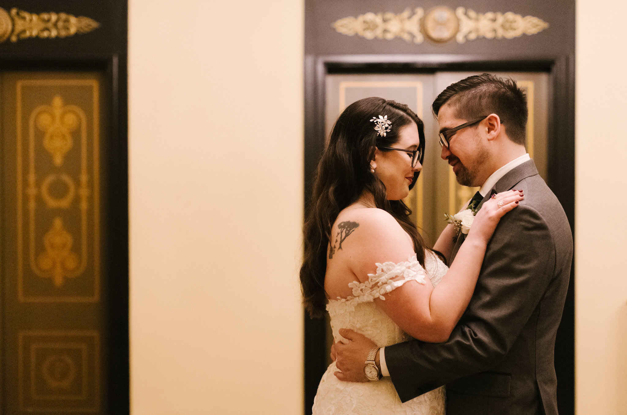 Wedding First Look: Elegant Jewel-Toned Wedding captured by Dorey Kronick featured on CHI thee WED
