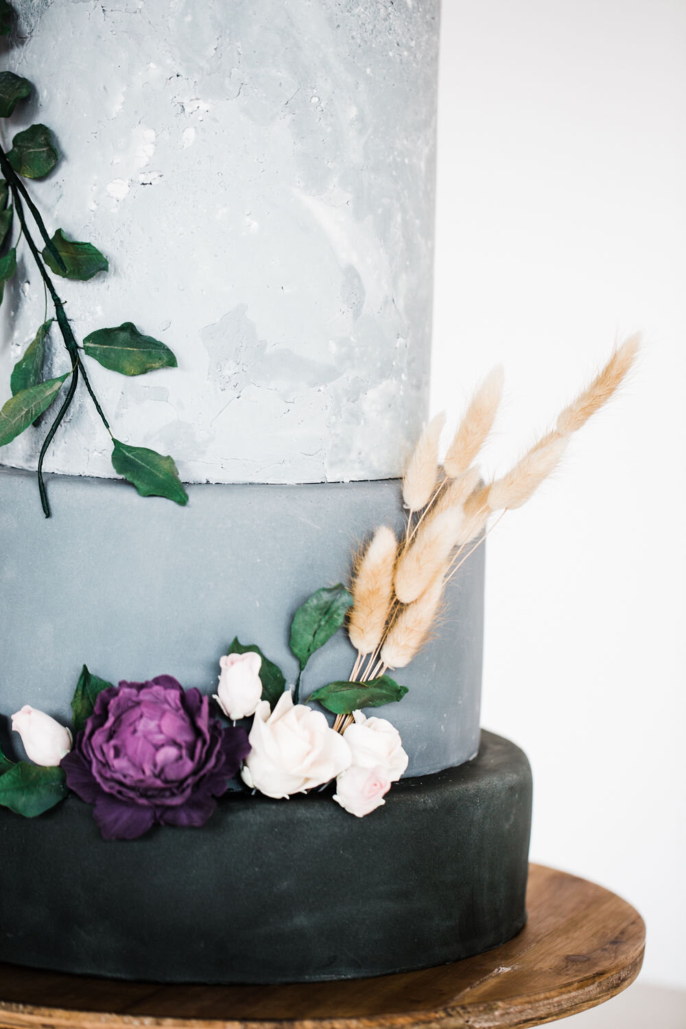 Modern Wedding Cake Details: Pretty Plum &amp; Modern Elements Wedding Inspiration captured by Hazel + Skye featured on CHI thee WED