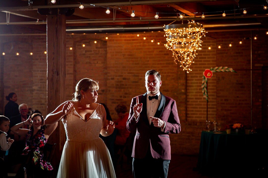 Autumn Lacuna Lofts Wedding in Chicago captured by Victoria Sprung Photography featured on CHI thee WED.