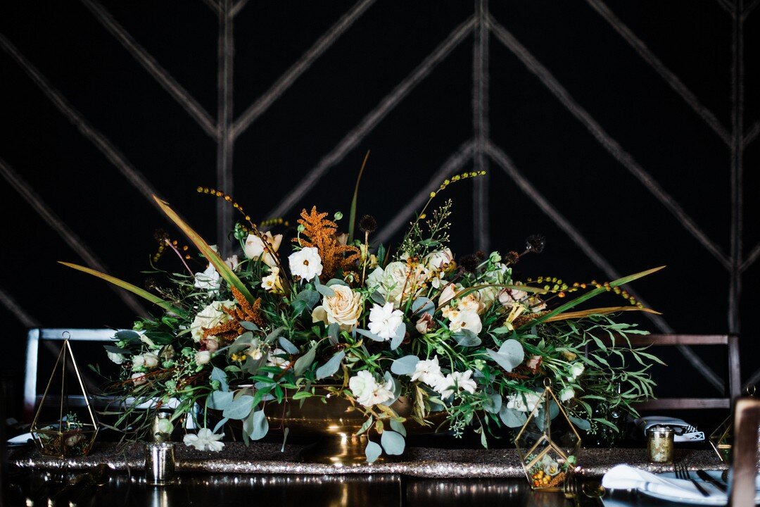 Moody &amp; Modern wedding inspiration captured by Grace Rios Photography featured on CHI thee WED!