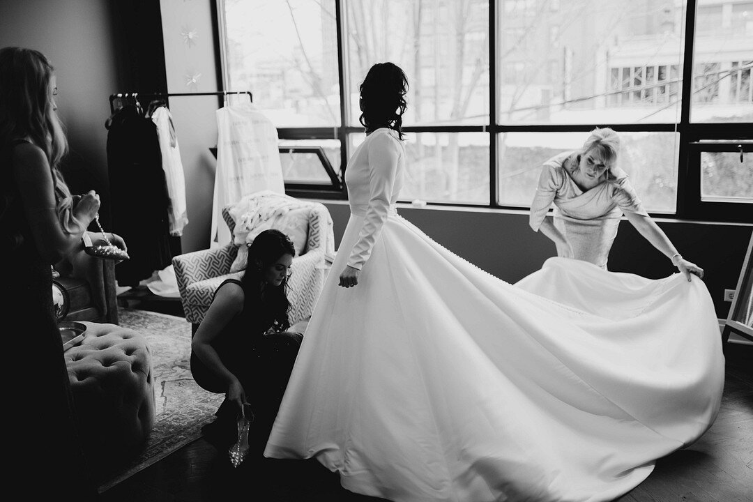 Elegant, Yet Unique 19 East Wedding captured by Apaige Photography featured on CHI thee WED wedding blog.