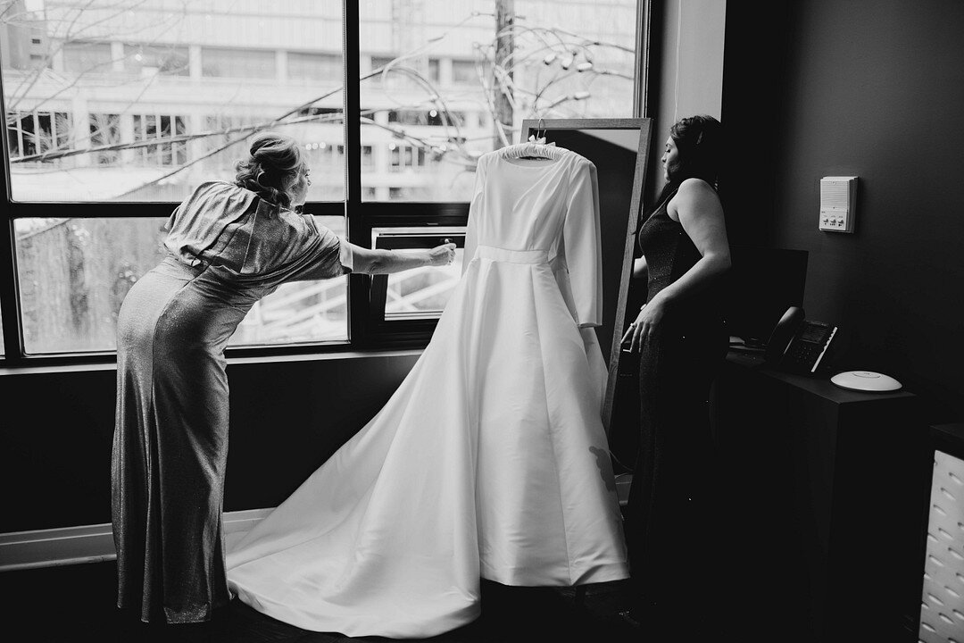 Elegant, Yet Unique 19 East Wedding captured by Apaige Photography featured on CHI thee WED wedding blog.
