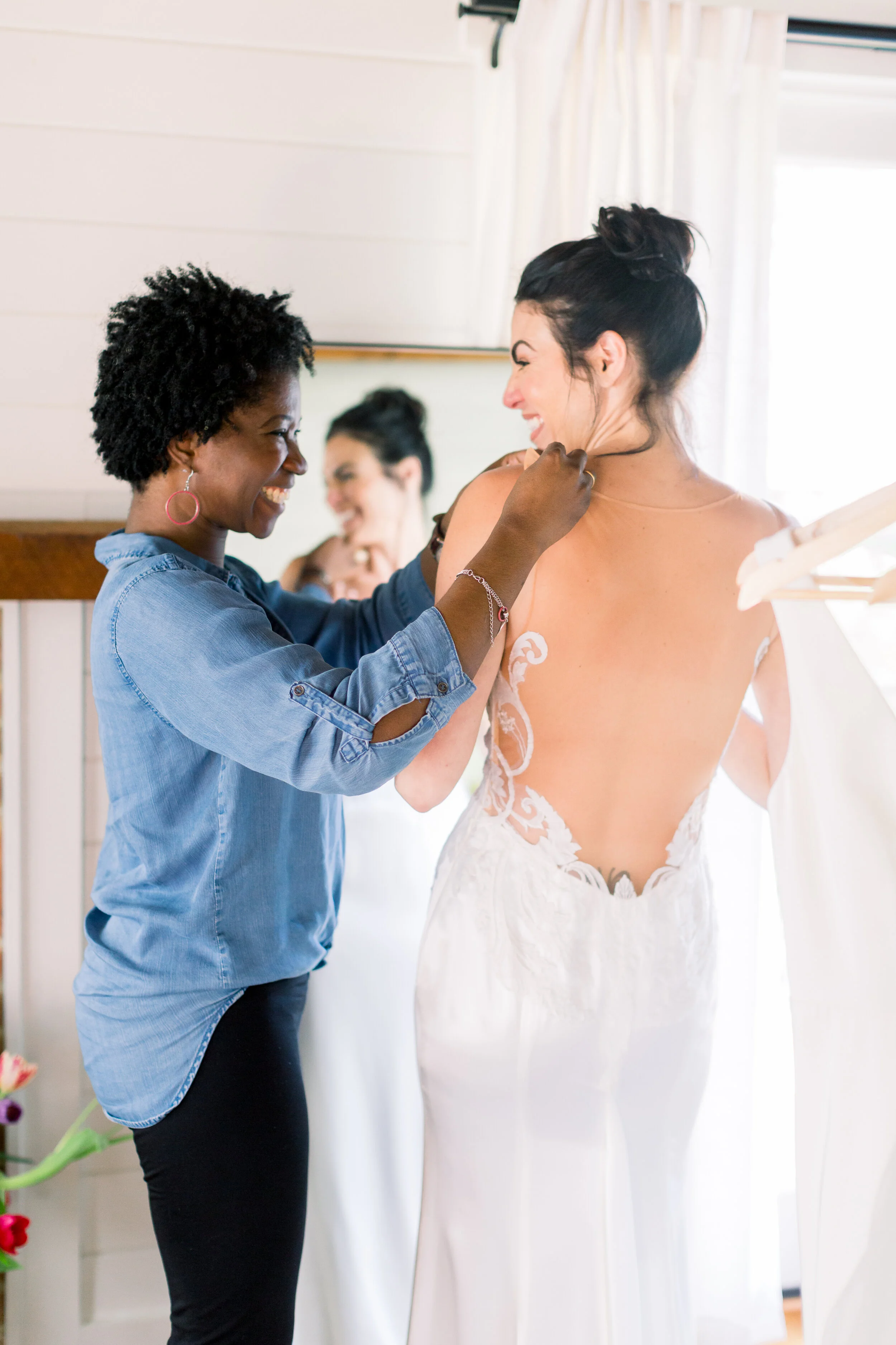 How To Try On Wedding Dresses Virtually!
