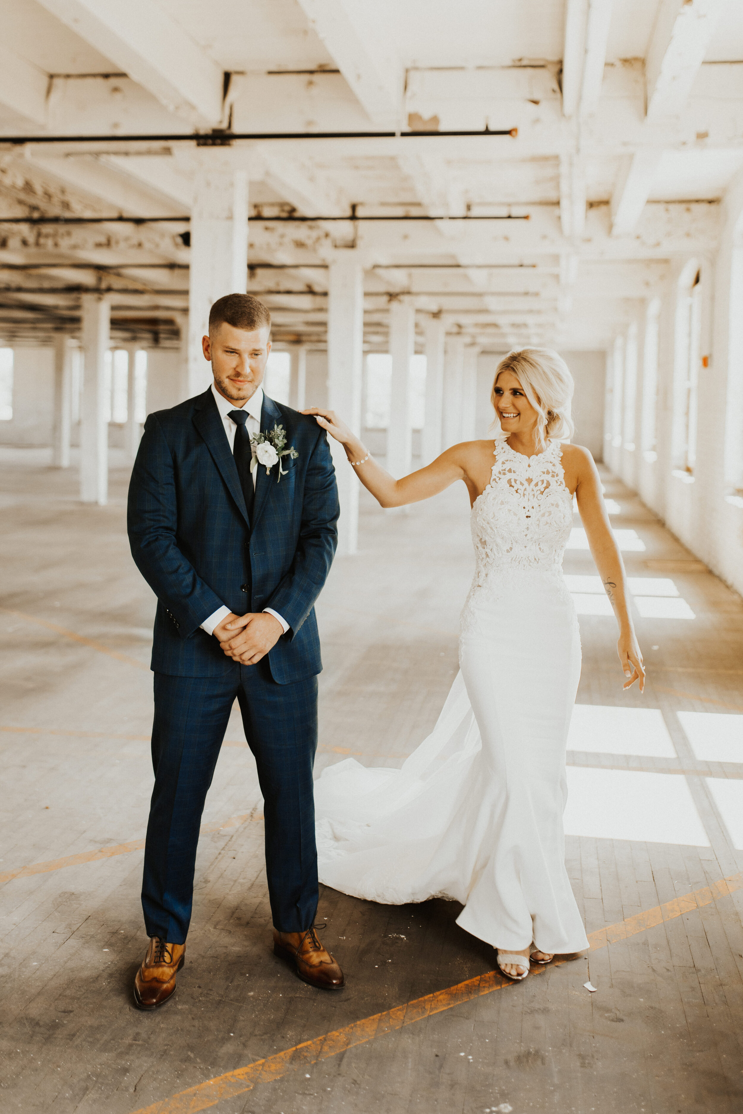 Modern, Yet Classic Fall Wedding at Company 251 featured on CHI thee WED