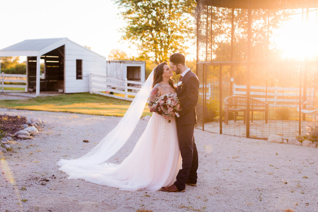 Modern Country Styled Wedding at Heritage Prairie Farms featured on CHI thee WED