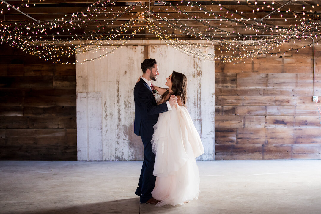 Modern Country Styled Wedding at Heritage Prairie Farms featured on CHI thee WED