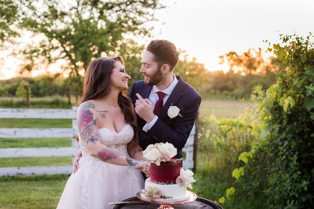 Modern Country Styled Wedding at Heritage Prairie Farms featured on CHI thee WED