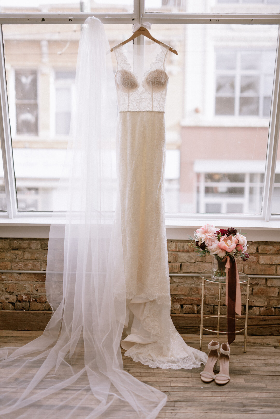 Boho Glam Music-Inspired Chicago Wedding with a Hint of Italia planned by Blush and Borrowed featured on CHI thee WED