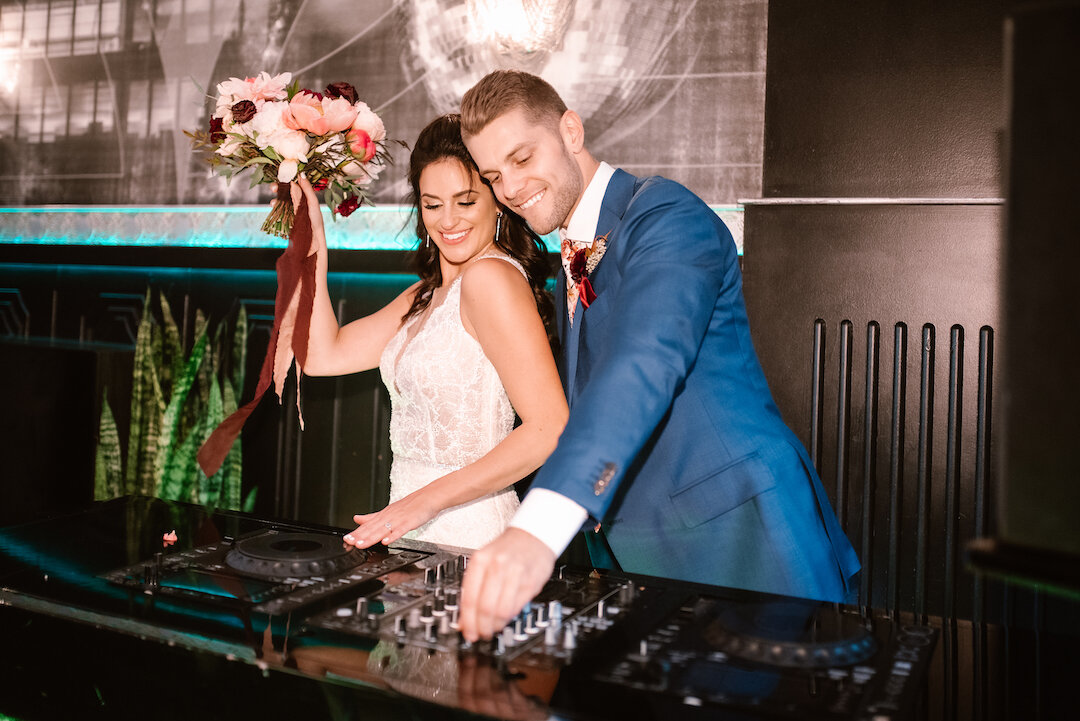 Boho Glam Music-Inspired Chicago Wedding with a Hint of Italia planned by Blush and Borrowed featured on CHI thee WED