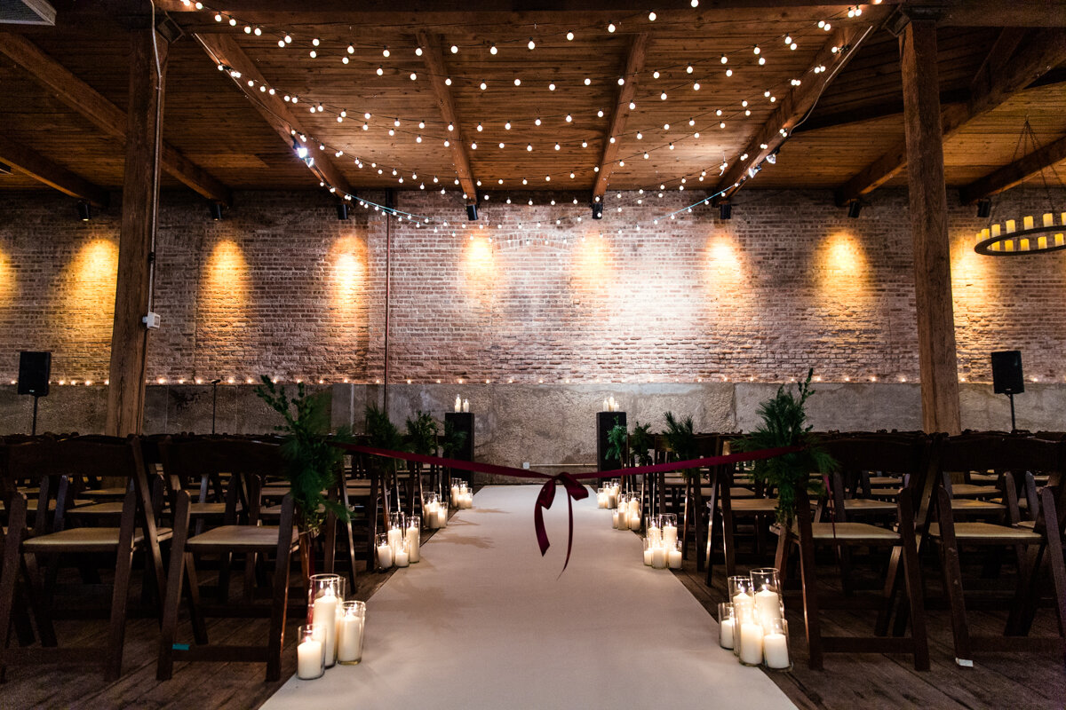 Christmas wedding in Chicago captured by Emma Mullins Photography