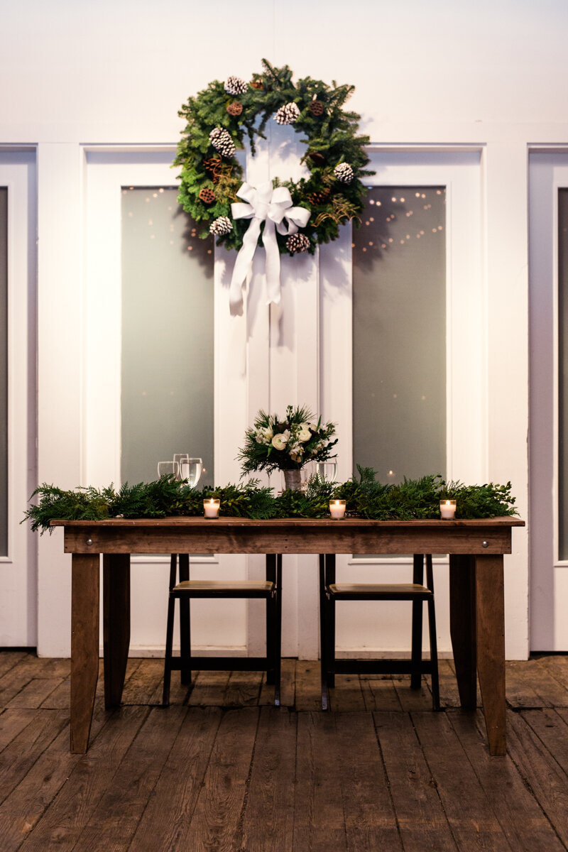 Christmas wedding in Chicago captured by Emma Mullins Photography