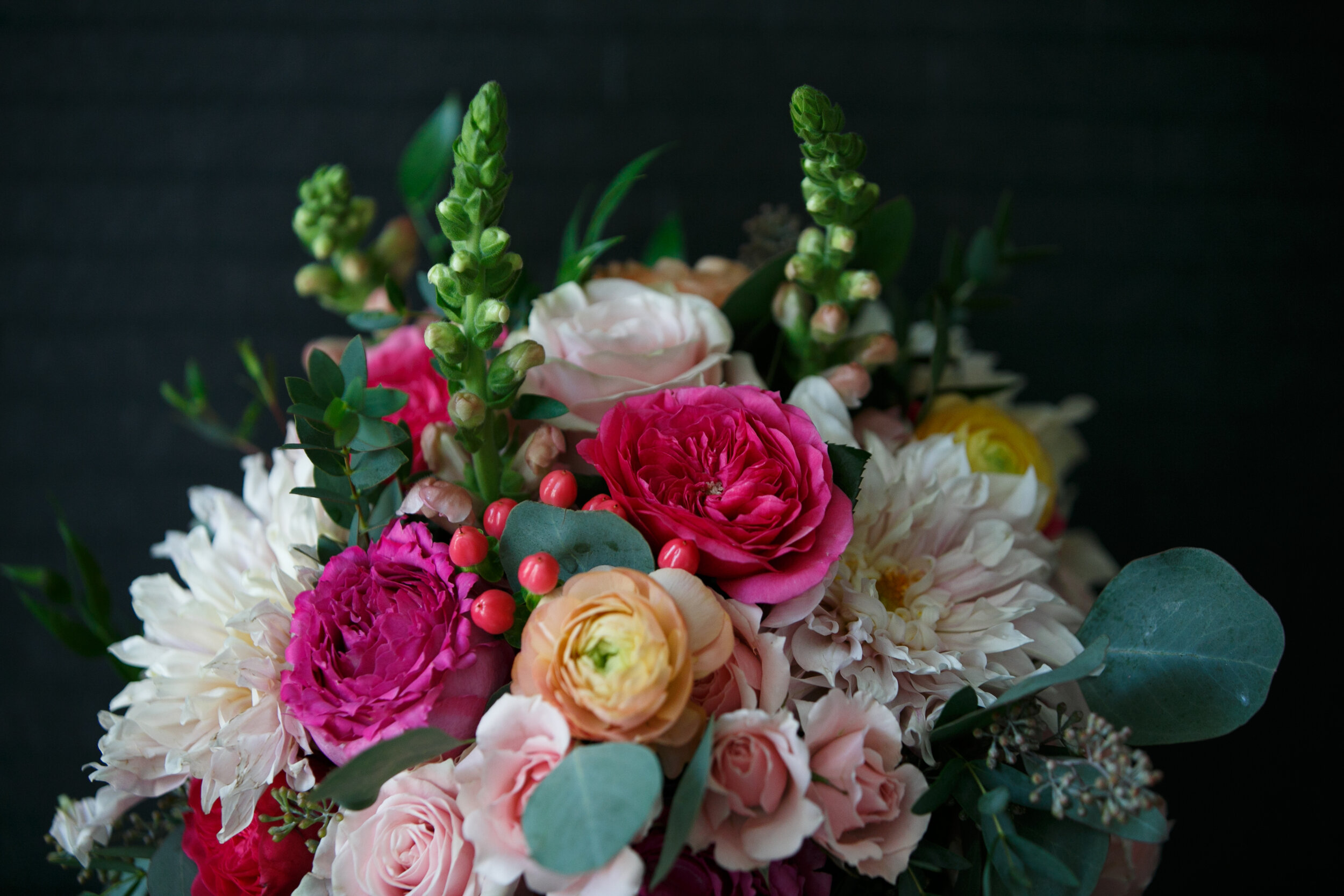Intimate Summer Wedding with Pretty Colors captured by Husar Photography | CHI thee WED