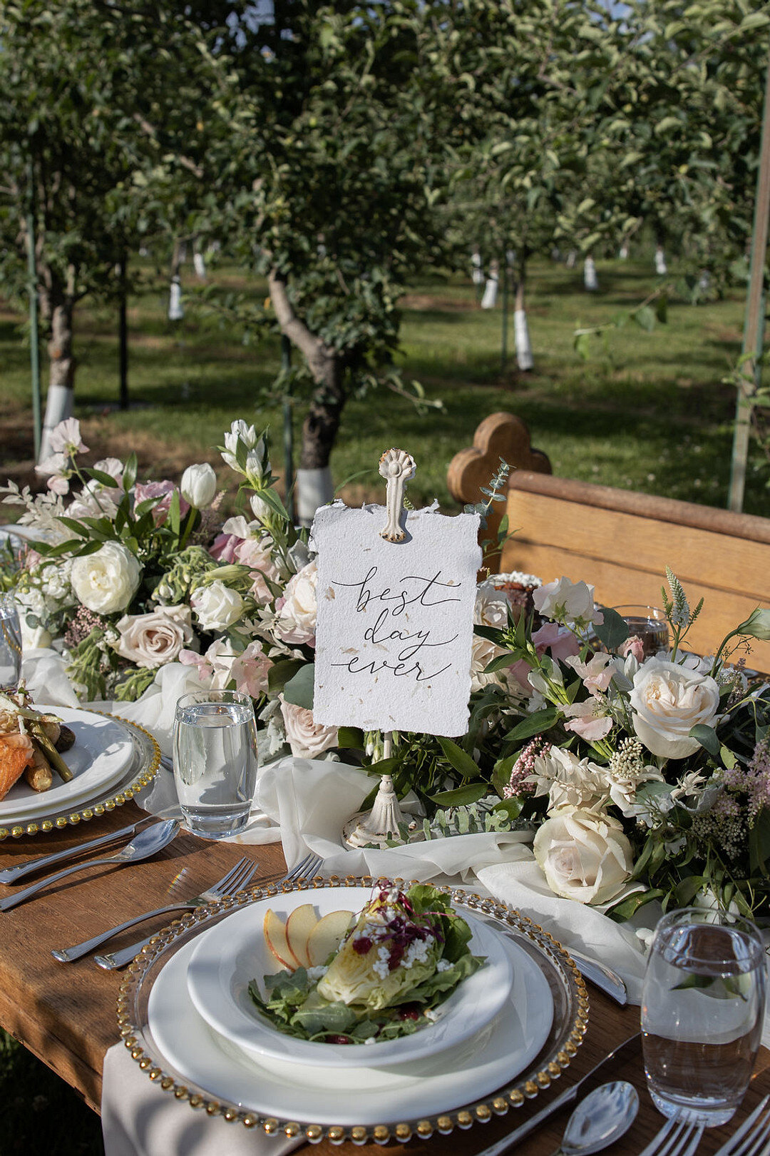 Small Orchard Wedding Inspiration at The Pavilion at Orchard Ridge Farms | CHI thee WED