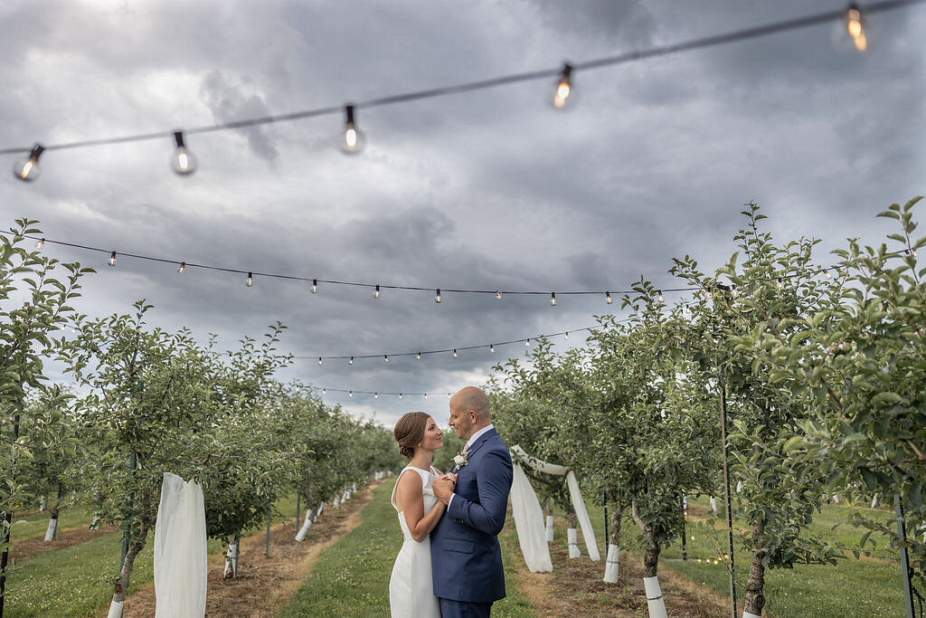 Small Orchard Wedding Inspiration at The Pavilion at Orchard Ridge Farms | CHI thee WED