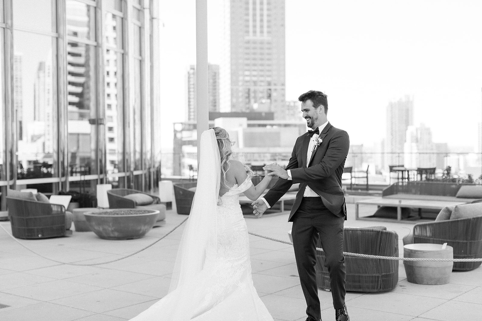 Timeless &amp; Elegant COVID Wedding at Chicago Illuminating Company | CHI thee WED