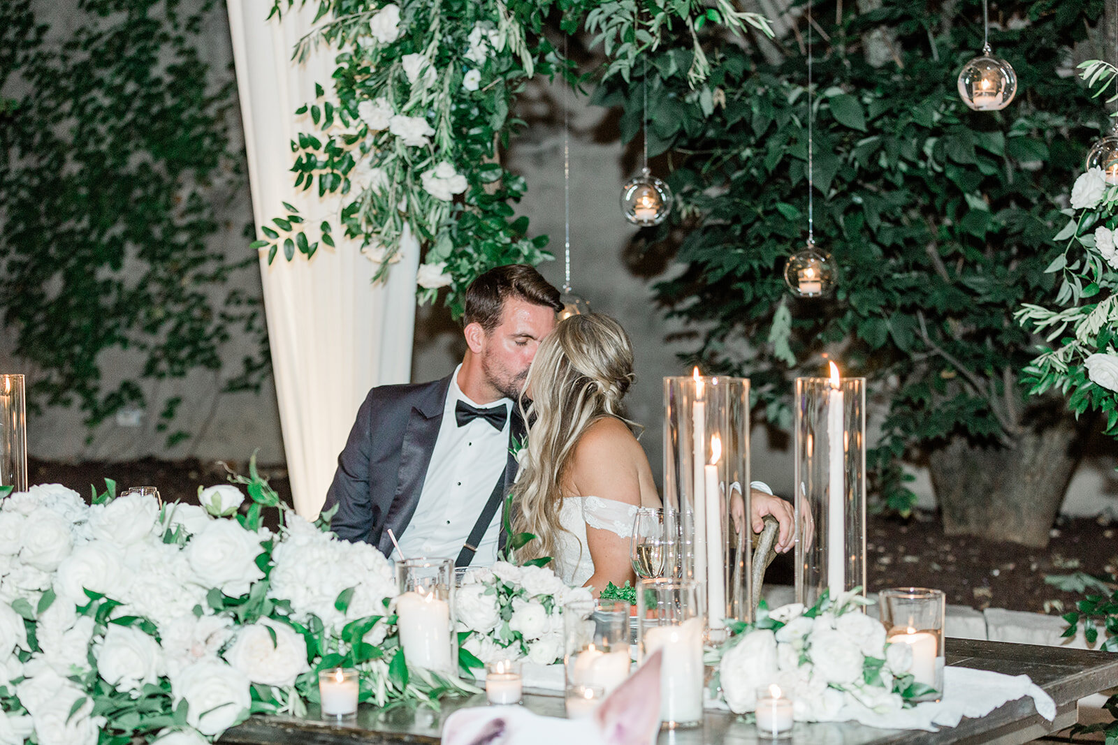 Timeless &amp; Elegant COVID Wedding at Chicago Illuminating Company | CHI thee WED