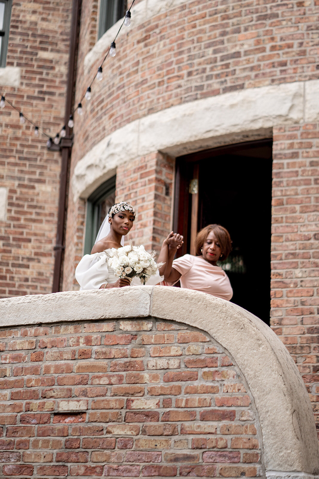 Stylish Micro Wedding at the Glessner House captured by M28 Photography | CHI thee WED
