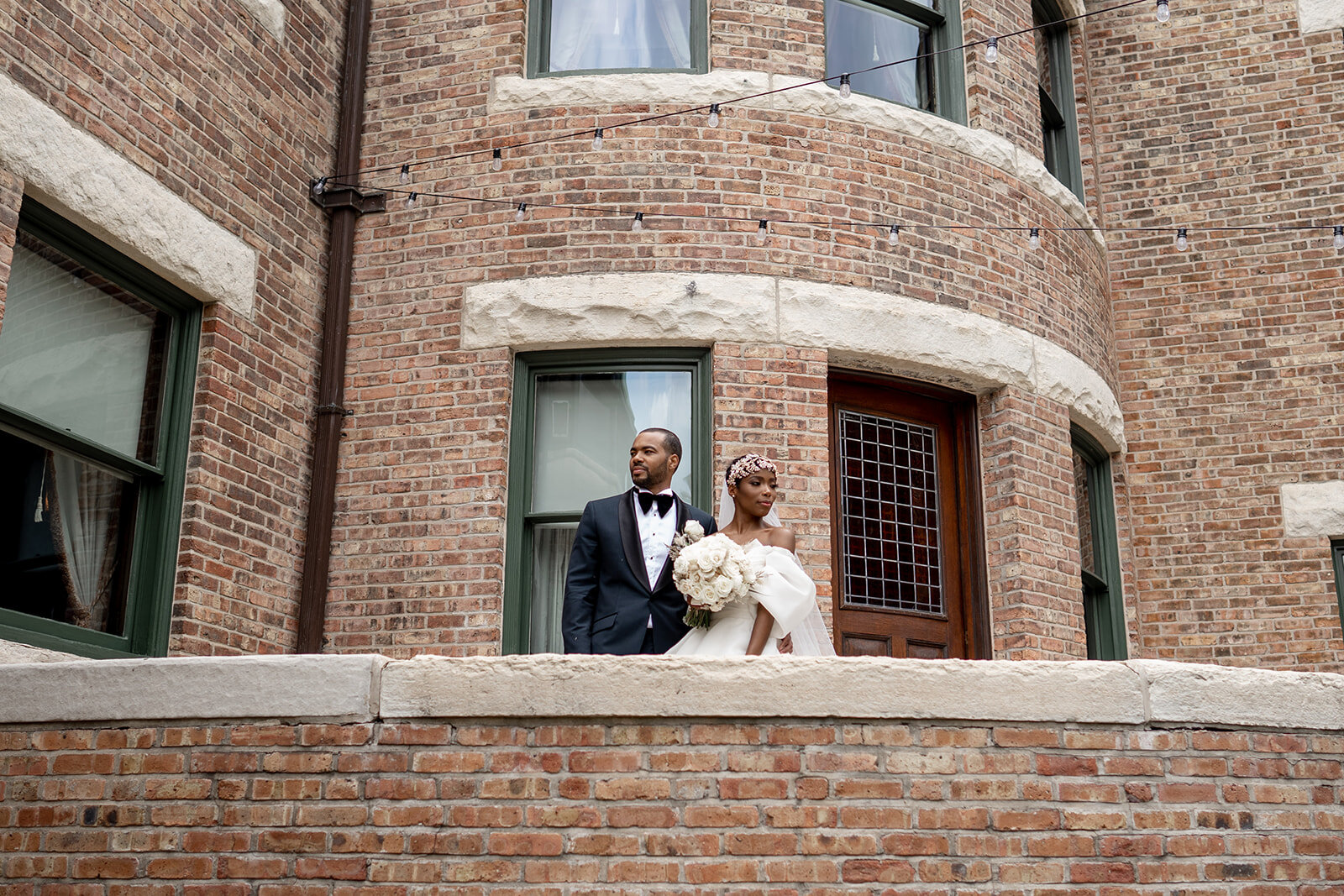 Stylish Micro Wedding at the Glessner House captured by M28 Photography | CHI thee WED