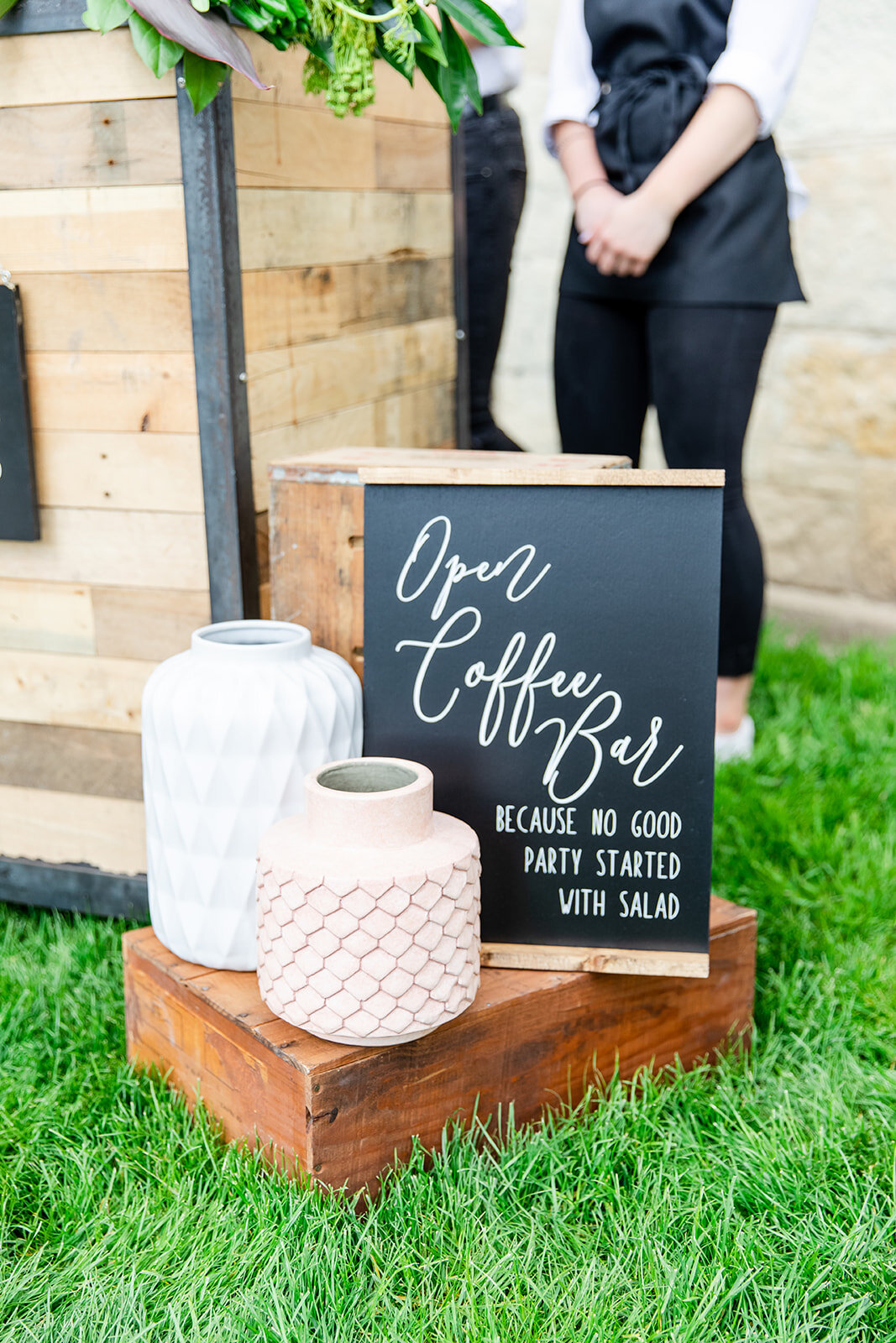 Vibrant Spring Vintage and Nature Inspired St. Charles Styled Shoot | CHI thee WED