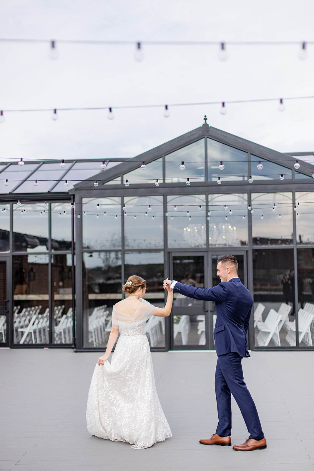 Romantic Fall Wedding with a Simplistic Touch at The Standard | CHI thee WED