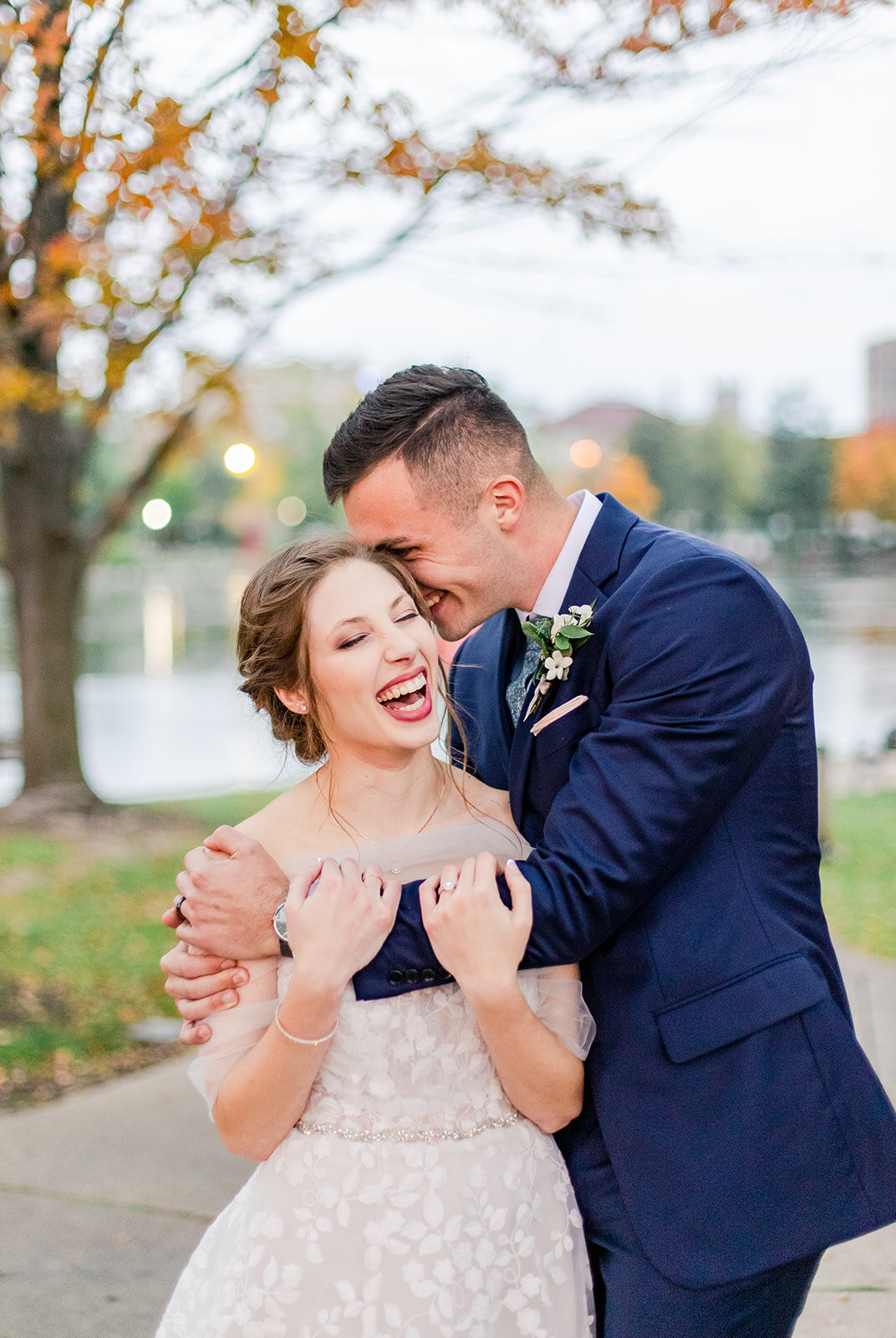 Romantic Fall Wedding with a Simplistic Touch at The Standard | CHI thee WED